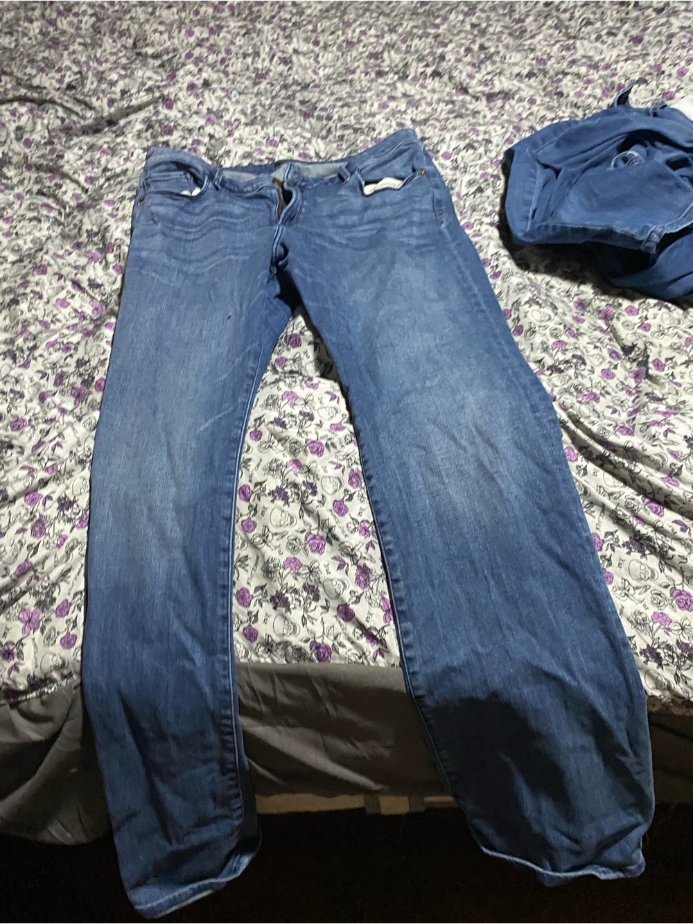 Abercrombie & Fitch mid rise boot jeans size 33/16